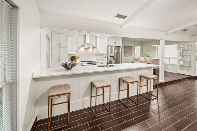 2817 Downing Court, Bedford, TX 76021