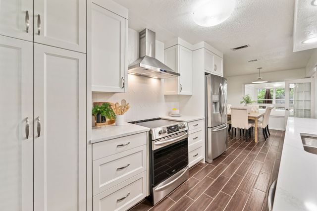 2817 Downing Court, Bedford, TX 76021