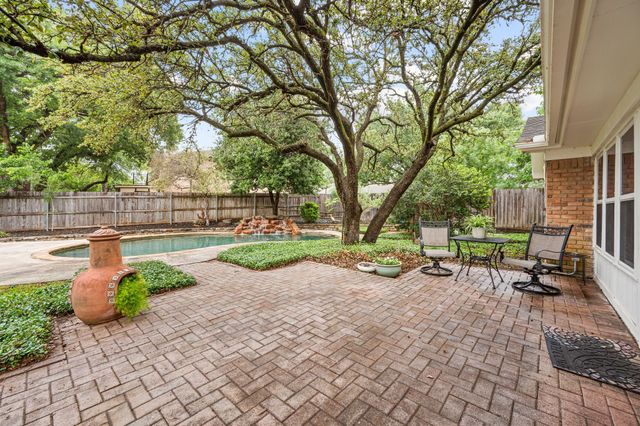 2817 Downing Court, Bedford, TX 76021