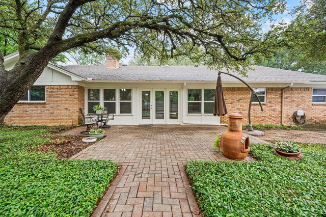 2817 Downing Court, Bedford, TX 76021