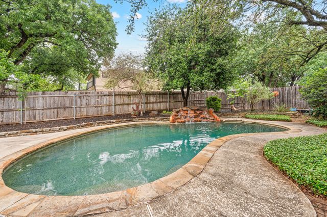 2817 Downing Court, Bedford, TX 76021