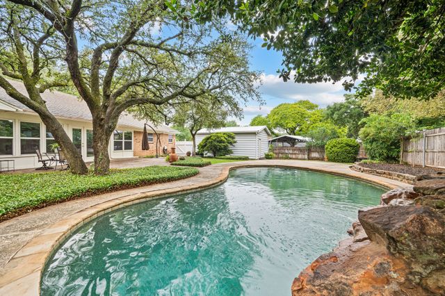 2817 Downing Court, Bedford, TX 76021