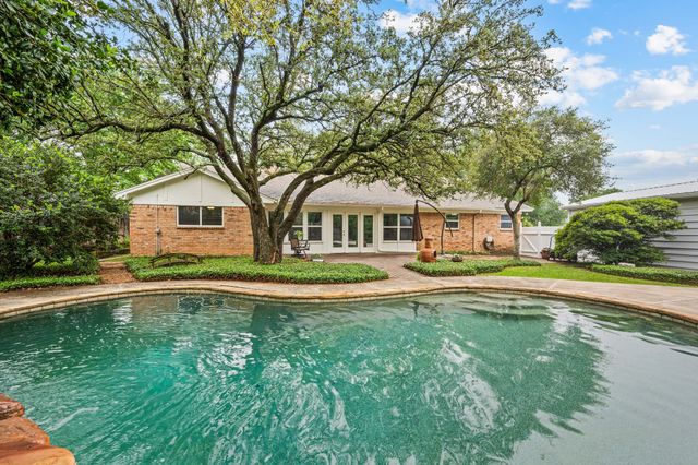 2817 Downing Court, Bedford, TX 76021