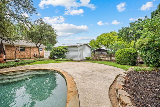 2817 Downing Court, Bedford, TX 76021