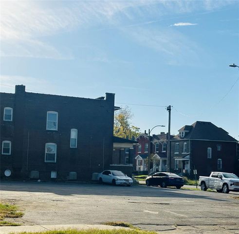 2816 N Vandeventer Avenue, St Louis, MO 63107