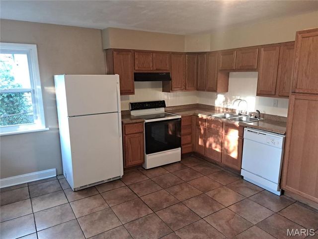 6933 Berkridge Court, Hazelwood, MO 63042