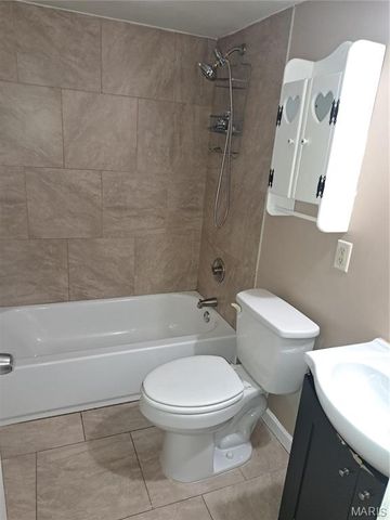 6933 Berkridge Court, Hazelwood, MO 63042