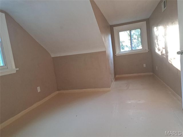 6933 Berkridge Court, Hazelwood, MO 63042