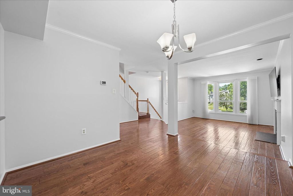 Image 13 of property listing at 7808 OLD HOLLOW LN NW, Ellicott City, MD 21043