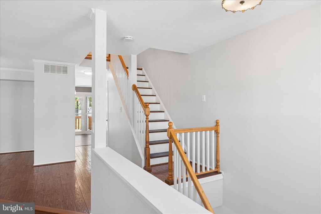 Image 26 of property listing at 7808 OLD HOLLOW LN NW, Ellicott City, MD 21043