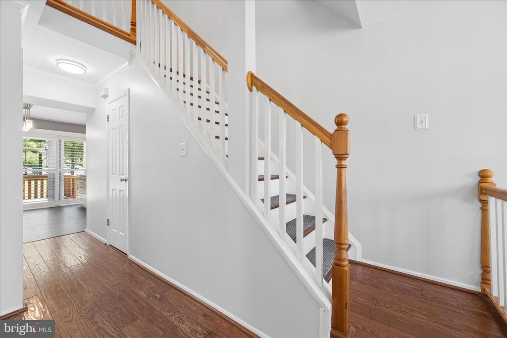 Image 27 of property listing at 7808 OLD HOLLOW LN NW, Ellicott City, MD 21043