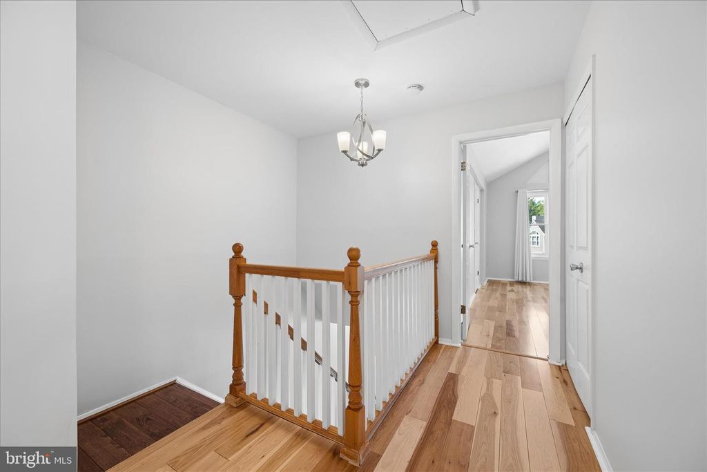 Image 29 of property listing at 7808 OLD HOLLOW LN NW, Ellicott City, MD 21043