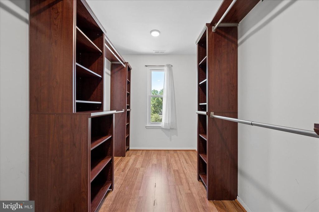 Image 33 of property listing at 7808 OLD HOLLOW LN NW, Ellicott City, MD 21043