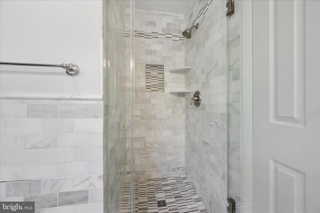Image 36 of property listing at 7808 OLD HOLLOW LN NW, Ellicott City, MD 21043