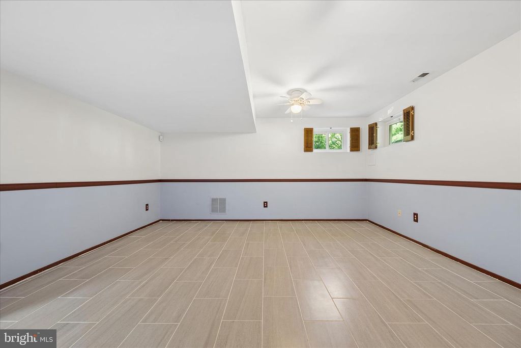 Image 45 of property listing at 7808 OLD HOLLOW LN NW, Ellicott City, MD 21043
