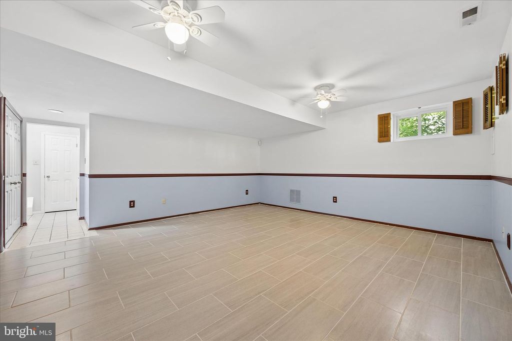 Image 46 of property listing at 7808 OLD HOLLOW LN NW, Ellicott City, MD 21043