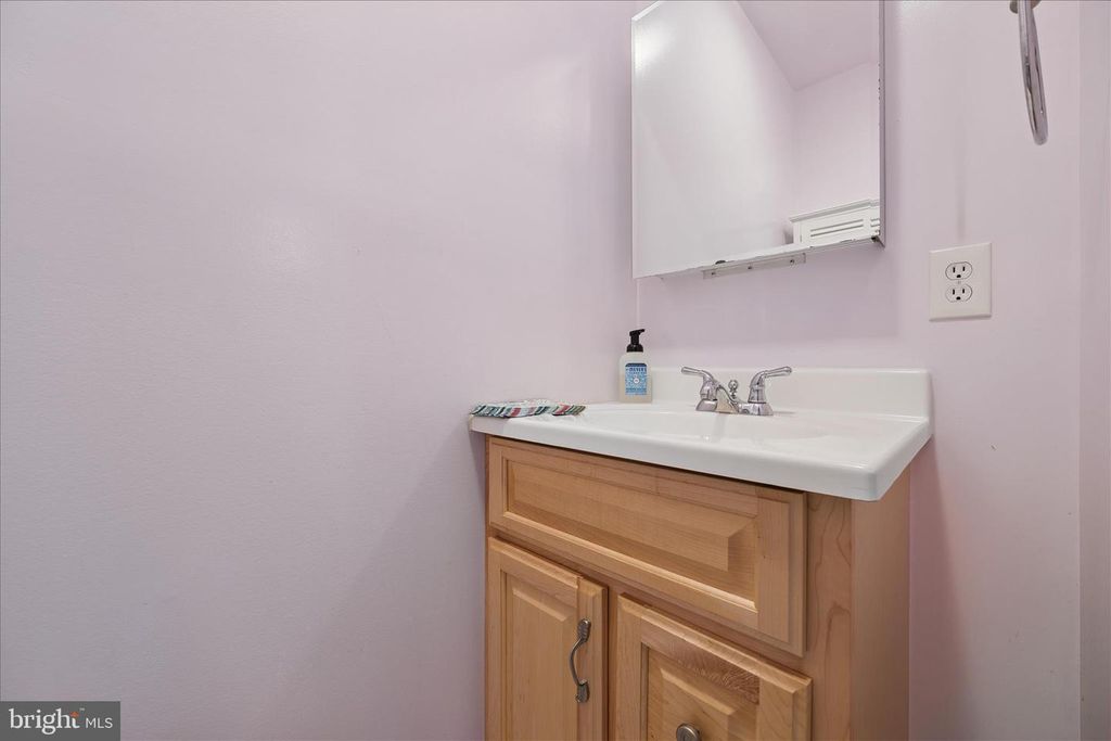 Image 48 of property listing at 7808 OLD HOLLOW LN NW, Ellicott City, MD 21043