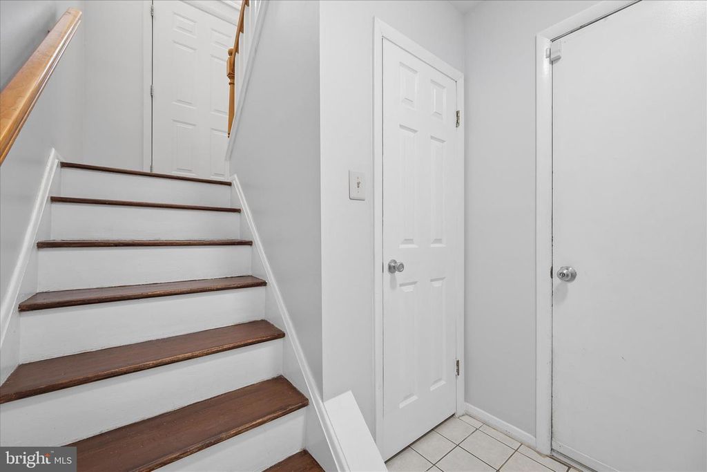 Image 49 of property listing at 7808 OLD HOLLOW LN NW, Ellicott City, MD 21043