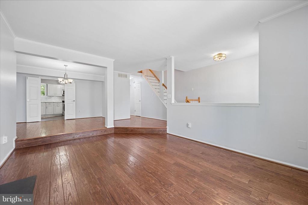 Image 9 of property listing at 7808 OLD HOLLOW LN NW, Ellicott City, MD 21043