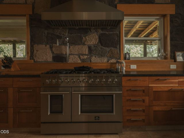 61859 Dobbin Road, Bend, OR 97702