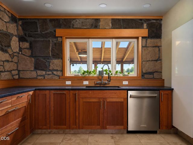 61859 Dobbin Road, Bend, OR 97702