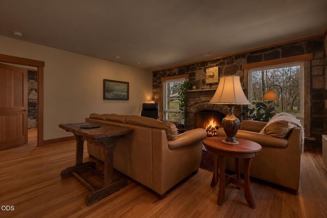 61859 Dobbin Road, Bend, OR 97702
