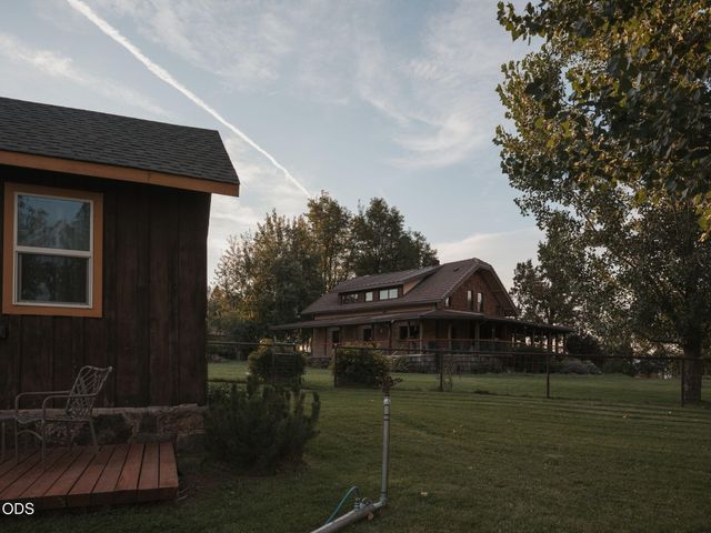 61859 Dobbin Road, Bend, OR 97702