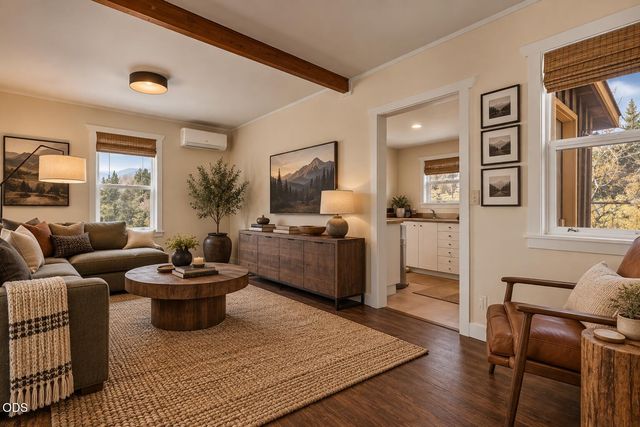 61859 Dobbin Road, Bend, OR 97702