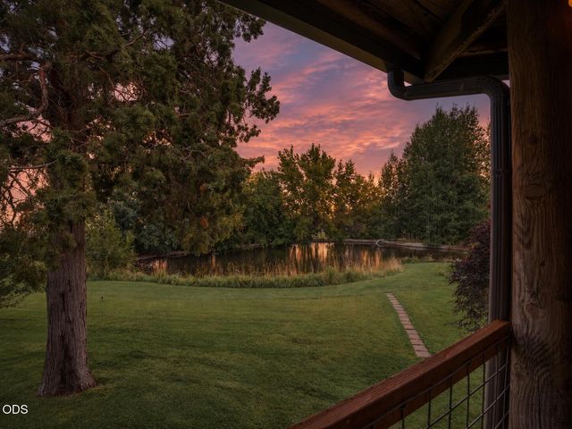 61859 Dobbin Road, Bend, OR 97702