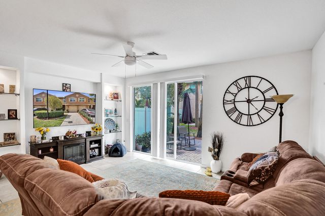 5796 Monterra Club Drive, Lake Worth, FL 33463