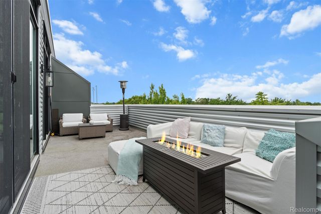 100 N CENTER Street 404, Royal Oak, MI 48067