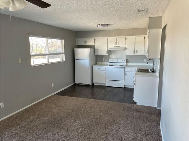 1209 Vance ST 24, Taylor, TX 76574