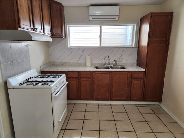 1803 Church Street B, Galveston, TX 77550