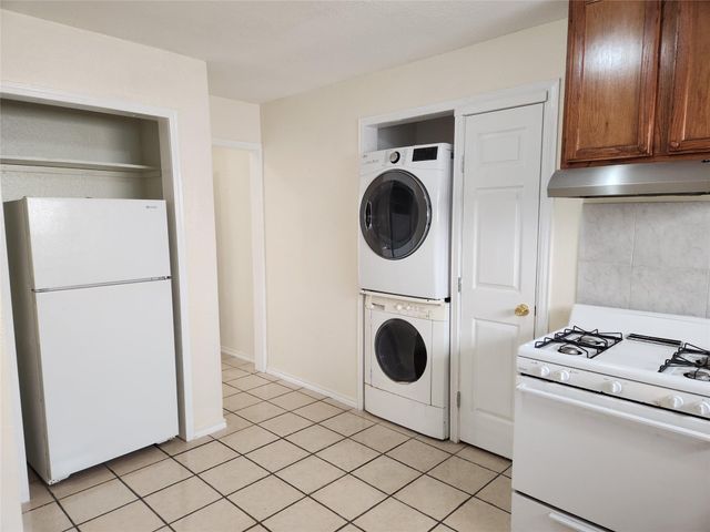 1803 Church Street B, Galveston, TX 77550