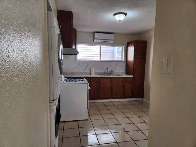 1803 Church Street B, Galveston, TX 77550