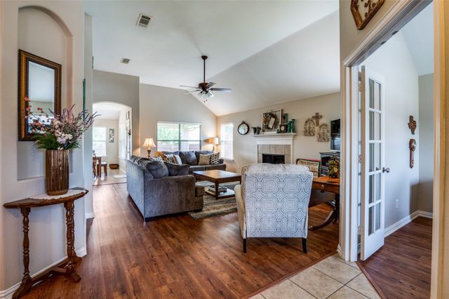 206 Lawson Farms Drive, Midlothian, TX 76065