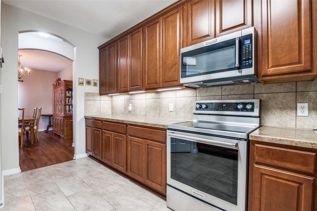 206 Lawson Farms Drive, Midlothian, TX 76065