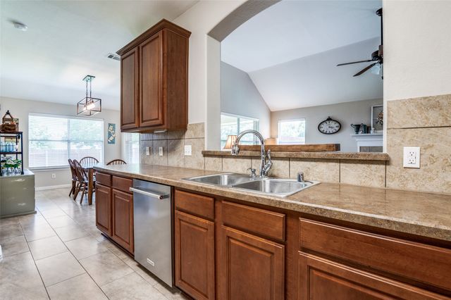 206 Lawson Farms Drive, Midlothian, TX 76065