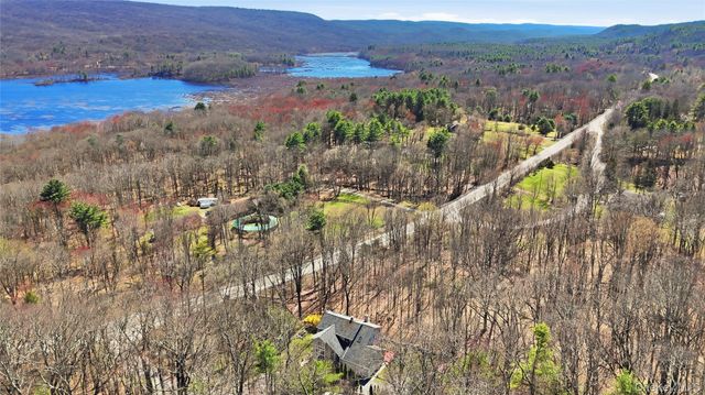 9 Rustic Hills Road, Westbrookville, NY 12790