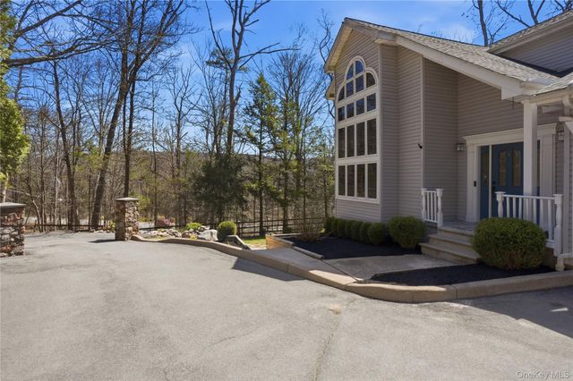 9 Rustic Hills Road, Westbrookville, NY 12790