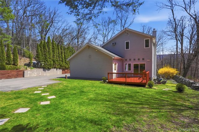 9 Rustic Hills Road, Westbrookville, NY 12790