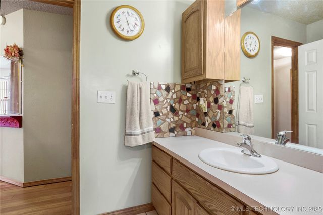 16007 N 137th East Avenue, Collinsville, OK 74021