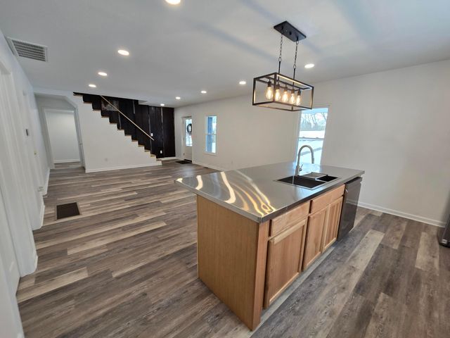 1403 Playford Avenue, Zanesville, OH 43701