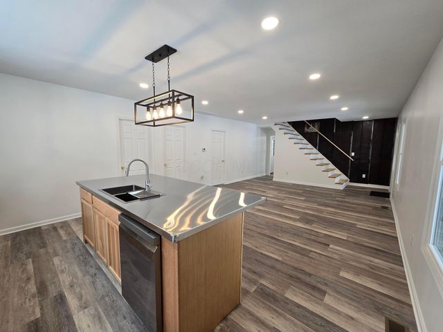 1403 Playford Avenue, Zanesville, OH 43701