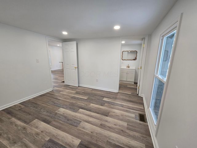 1403 Playford Avenue, Zanesville, OH 43701