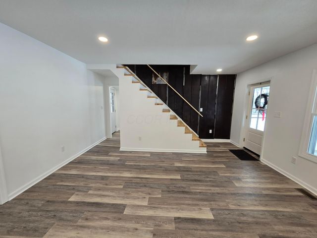 1403 Playford Avenue, Zanesville, OH 43701