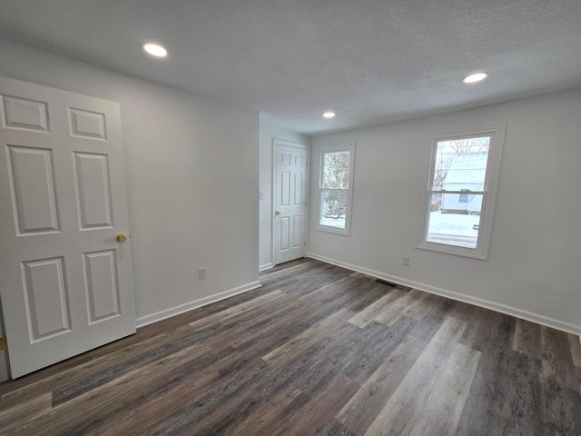 1403 Playford Avenue, Zanesville, OH 43701