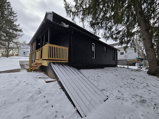 1403 Playford Avenue, Zanesville, OH 43701