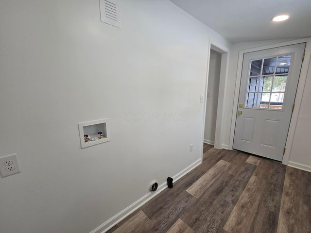 1403 Playford Avenue, Zanesville, OH 43701