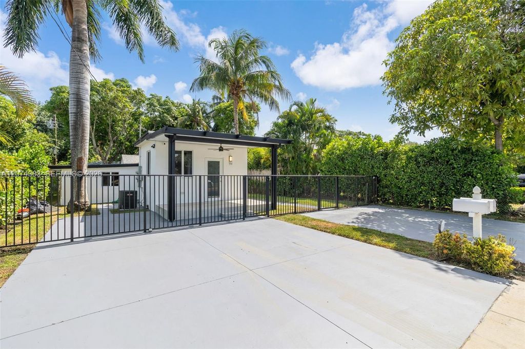 330 NW 82nd Terrace, Miami, FL 33150